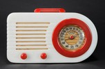 FADA 1000 ”Bullet” Catalin Radio in Alabaster + Red - Great